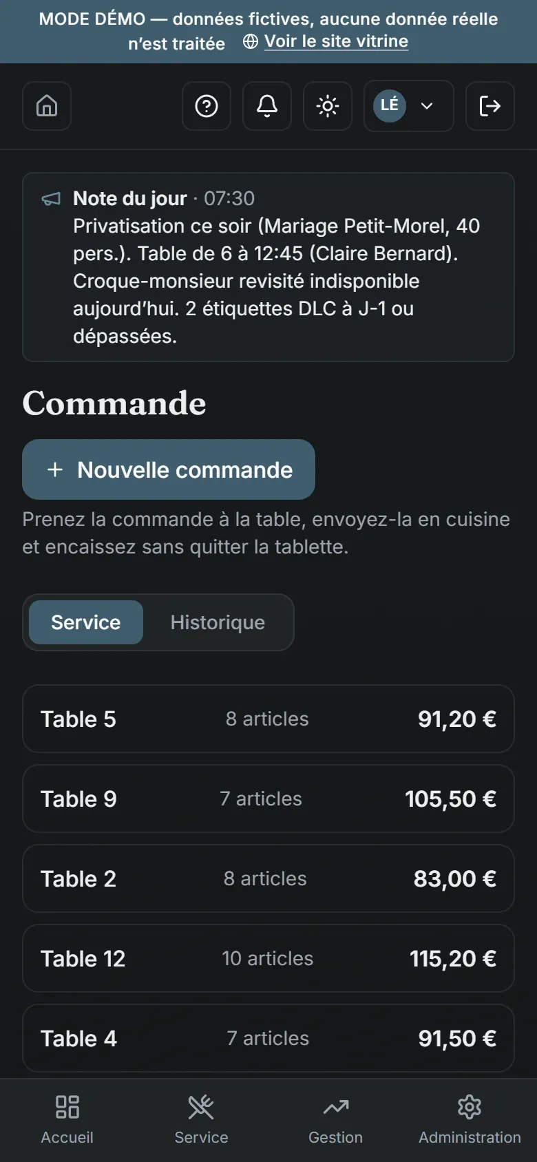 Écran « Commande » de la démonstration restaurant sur téléphone : bouton « Nouvelle commande » et liste des tables ouvertes avec leur montant.